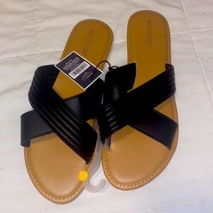 Women’s Sandals.. black color .. new size L 9/10